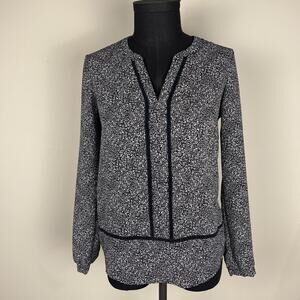 Michael Kors Pullover Blouse V-Neck Black White Professional Classic Lightweight